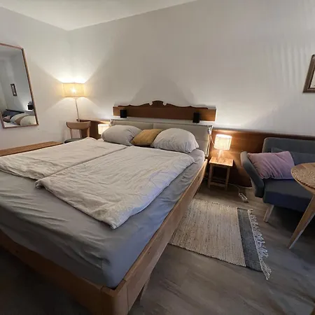 Apartment Mit Toller Dachterrasse & Bademantelgang Zur Wohlfuehltherme Im Neuen Stil *