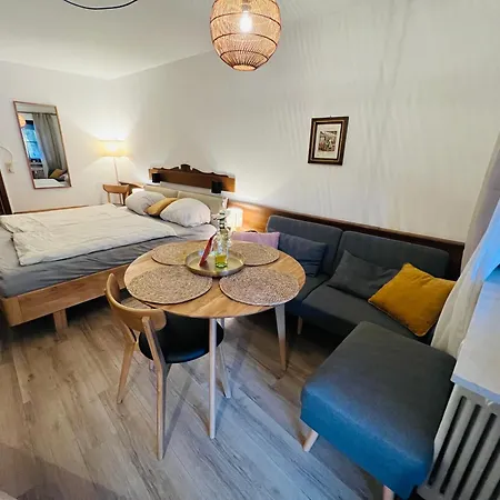 Apartment Mit Toller Dachterrasse & Bademantelgang Zur Wohlfuehltherme Im Neuen Stil