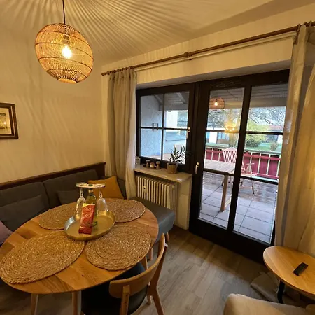 Apartment Mit Toller Dachterrasse & Bademantelgang Zur Wohlfuehltherme Im Neuen Stil